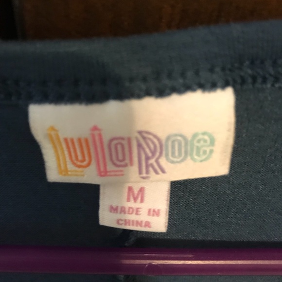 LuLaroe Carly med! - Picture 2 of 3